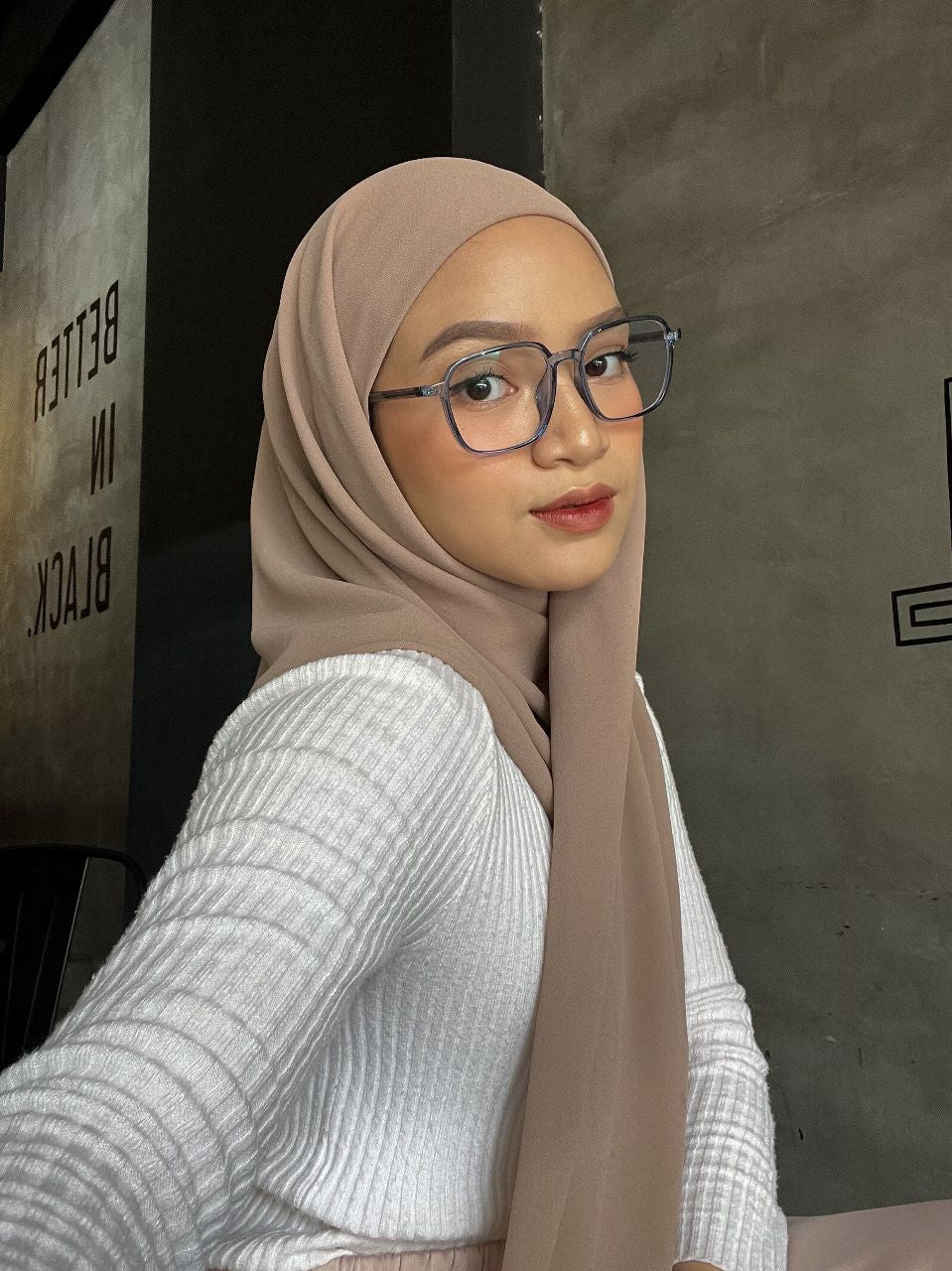 Ergonomic Design Emiko